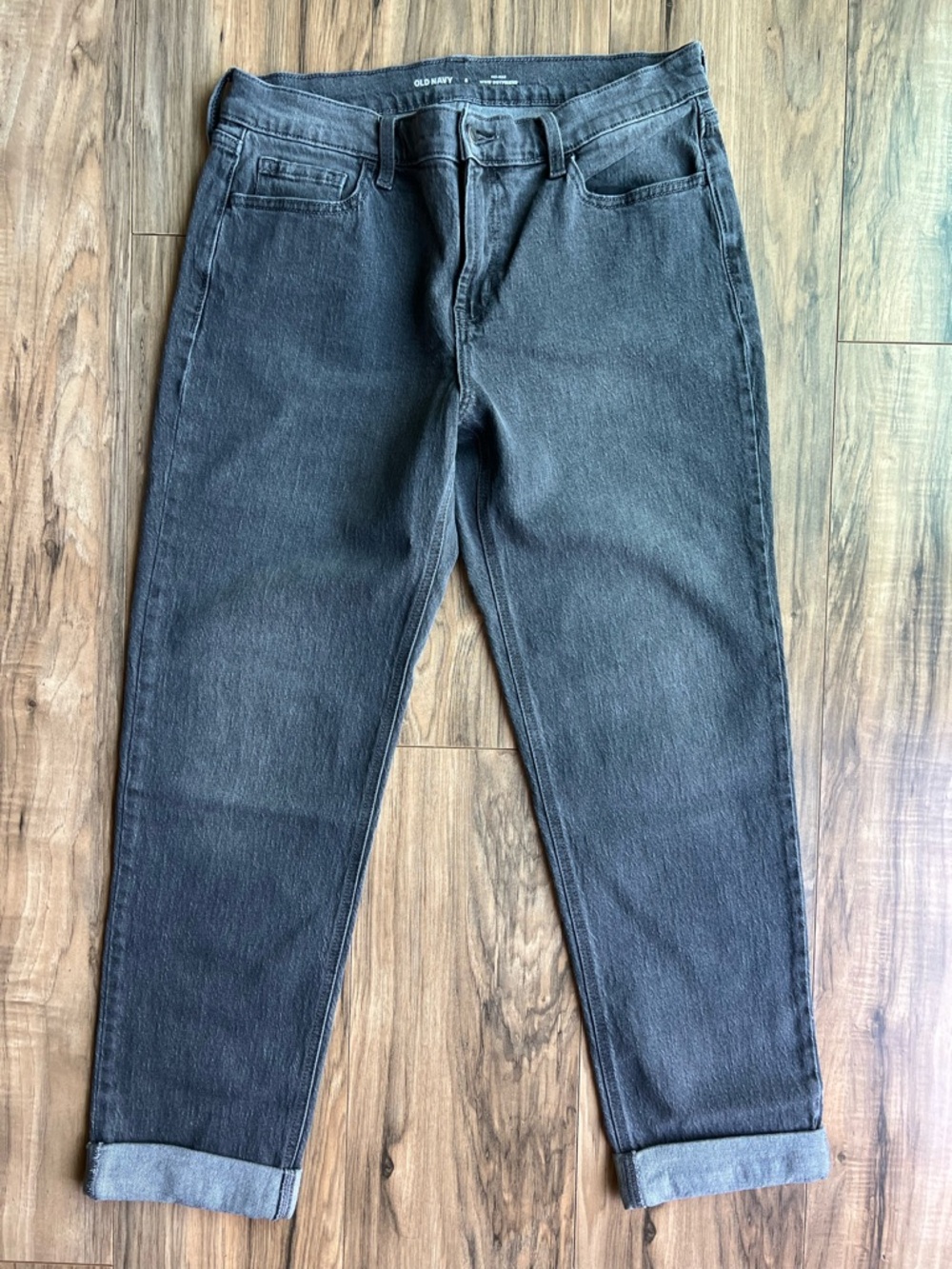 Old Navy Women’s Charcoal Slim Straight Jeans
